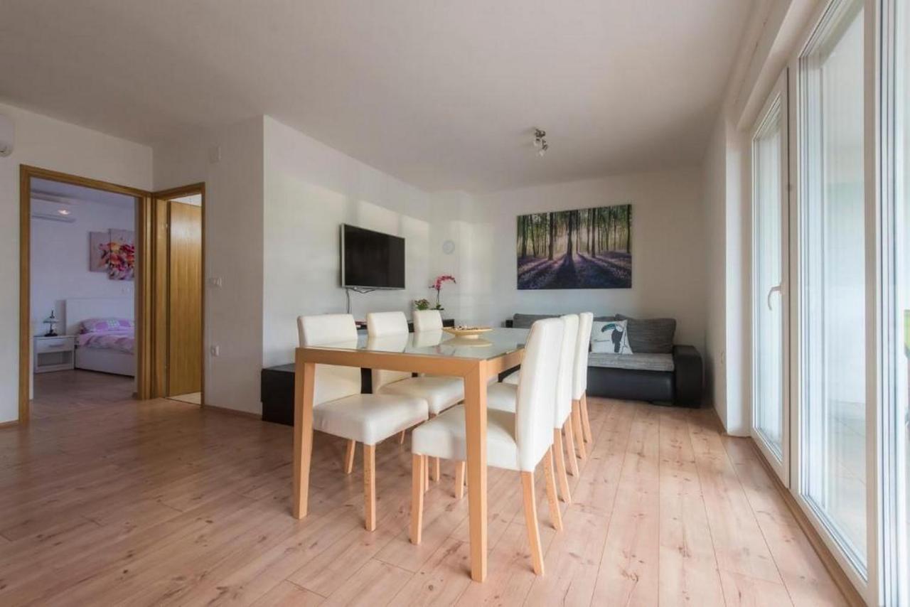 Apartments Villa Ema Zadar Bagian luar foto